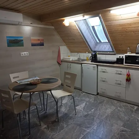 Bella Badacsony Apartmanhaz * 바다초니토마이