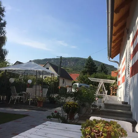 Bella Badacsony Apartmanház * Badacsonytomaj