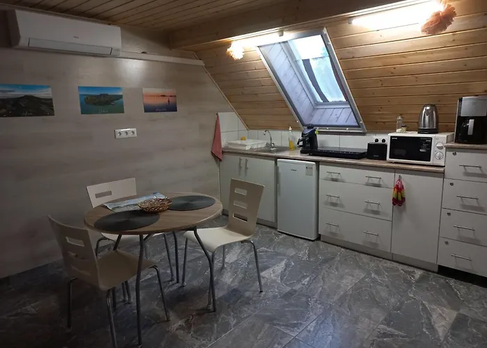 Bella Badacsony Apartmanhaz * 바다초니토마이